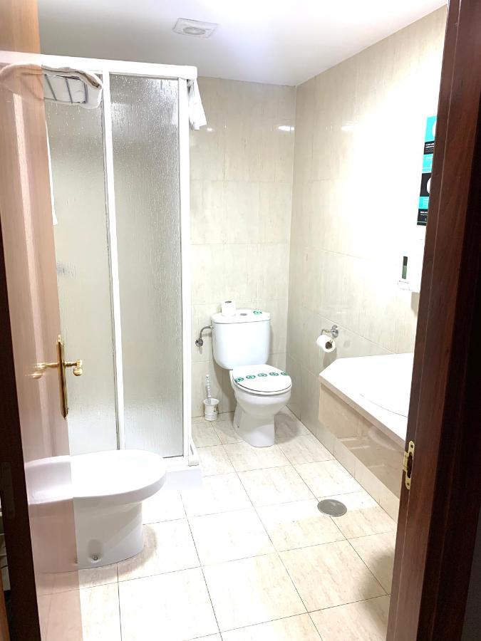 Hotel Los Templarios ポンフェラダ エクステリア 写真