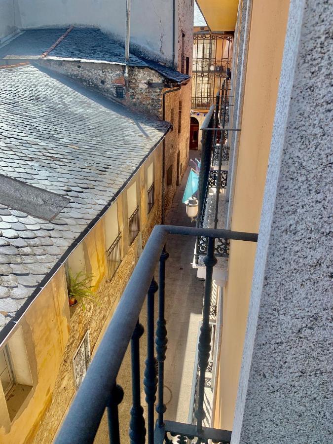 Hotel Los Templarios ポンフェラダ エクステリア 写真