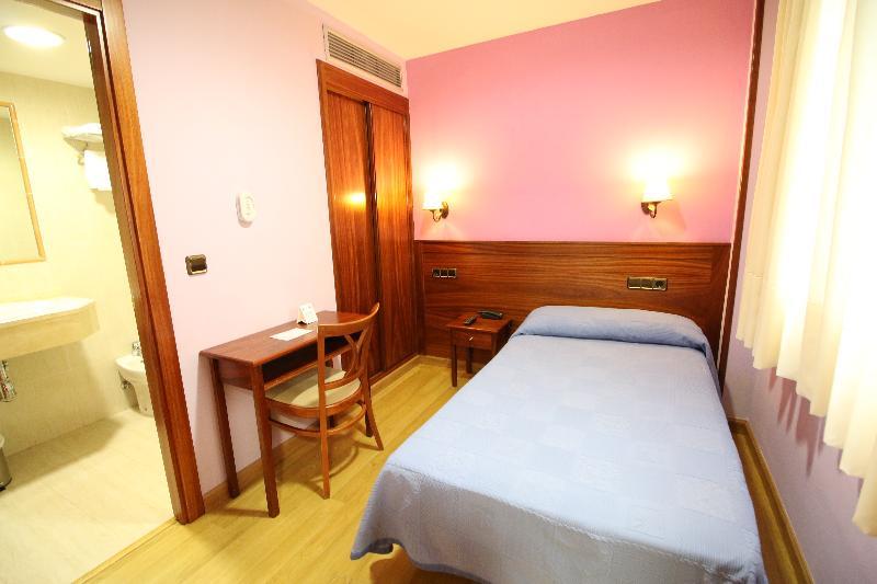 Hotel Los Templarios ポンフェラダ エクステリア 写真